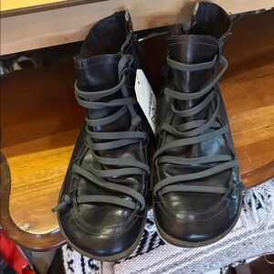 Camper Black Lace-Up High-Top Leather Boots